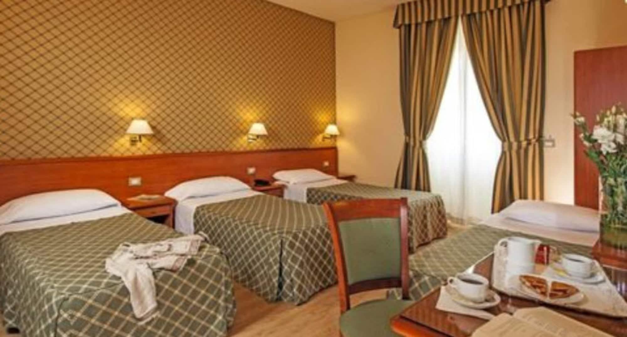 Hotel Colosseum Рим Екстериор снимка